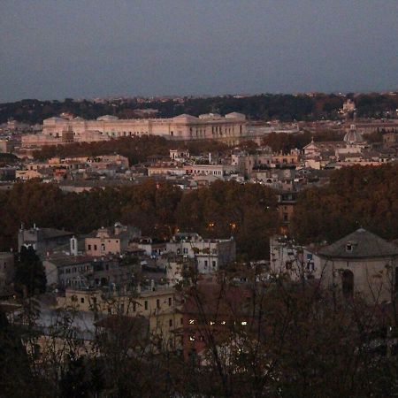 Vatican In The Moonlight Apartment Рим Екстер'єр фото